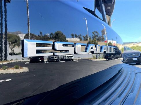New 2026 Cadillac Escalade ESV 2WD w/ LPO, Floor Liner Package image 29