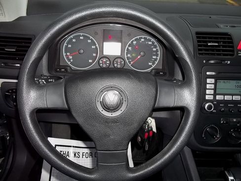 Used 2009 Volkswagen Rabbit S image 17