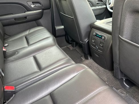 Used 2013 Chevrolet Avalanche LT w/ Suspension Package, Off-Road AWD/4WD image 17