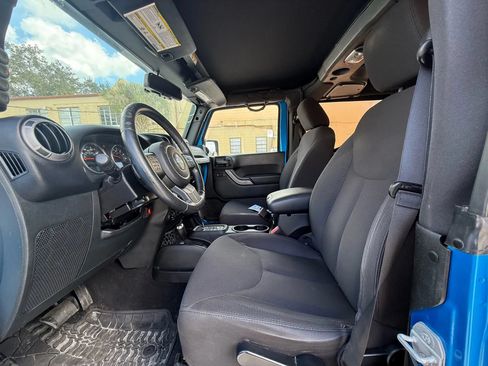 Used 2015 Jeep Wrangler Sport AWD/4WD image 10