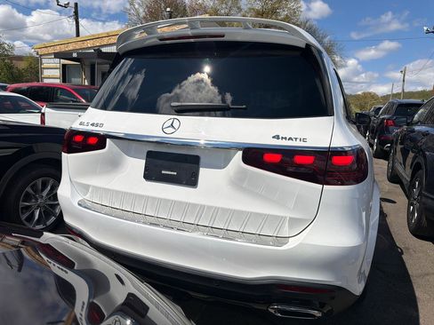 Used 2025 Mercedes-Benz GLS 450 4MATIC image 6
