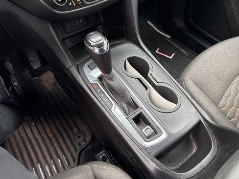 Used 2019 Chevrolet Equinox LT image 10