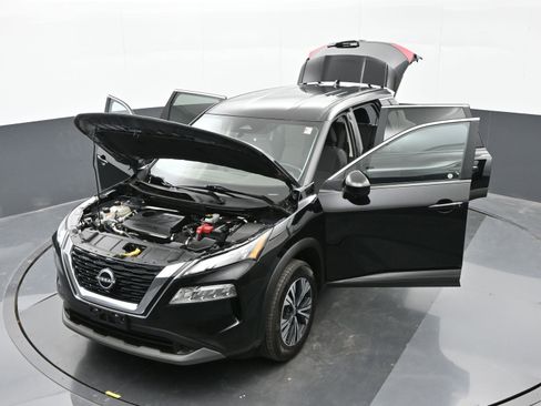 Used 2023 Nissan Rogue SV image 45