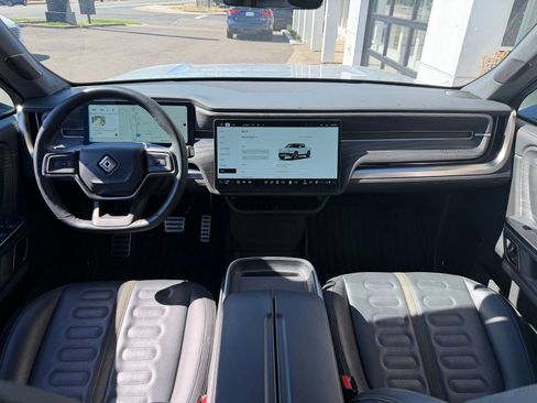 Used 2023 Rivian R1T Adventure AWD/4WD image 7