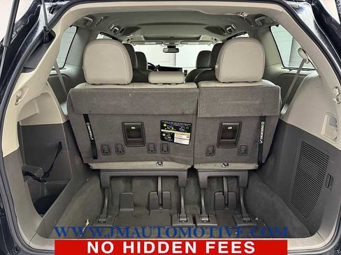 Used 2020 Toyota Sienna XLE image 18