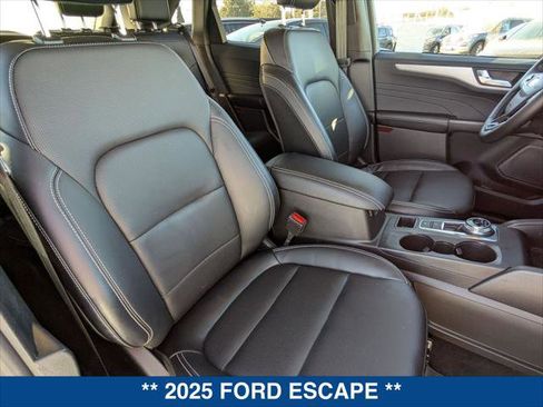 Certified 2025 Ford Escape Platinum image 24