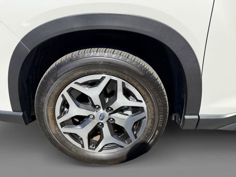 Used 2023 Subaru Forester Premium image 9