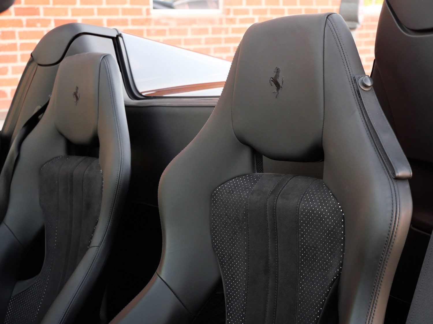 Used 2023 Ferrari F8 Tributo RWD image 24