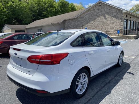 Used 2017 Ford Focus SE FWD image 5