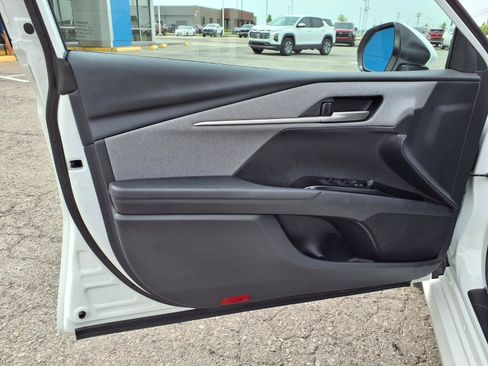 Used 2025 Toyota Camry LE w/ Convenience Package FWD image 17