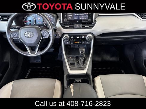 Used 2021 Toyota RAV4 XLE Premium AWD/4WD image 4