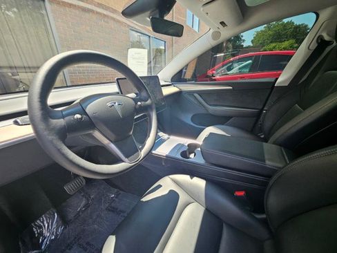 Used 2023 Tesla Model Y Long Range AWD/4WD image 39