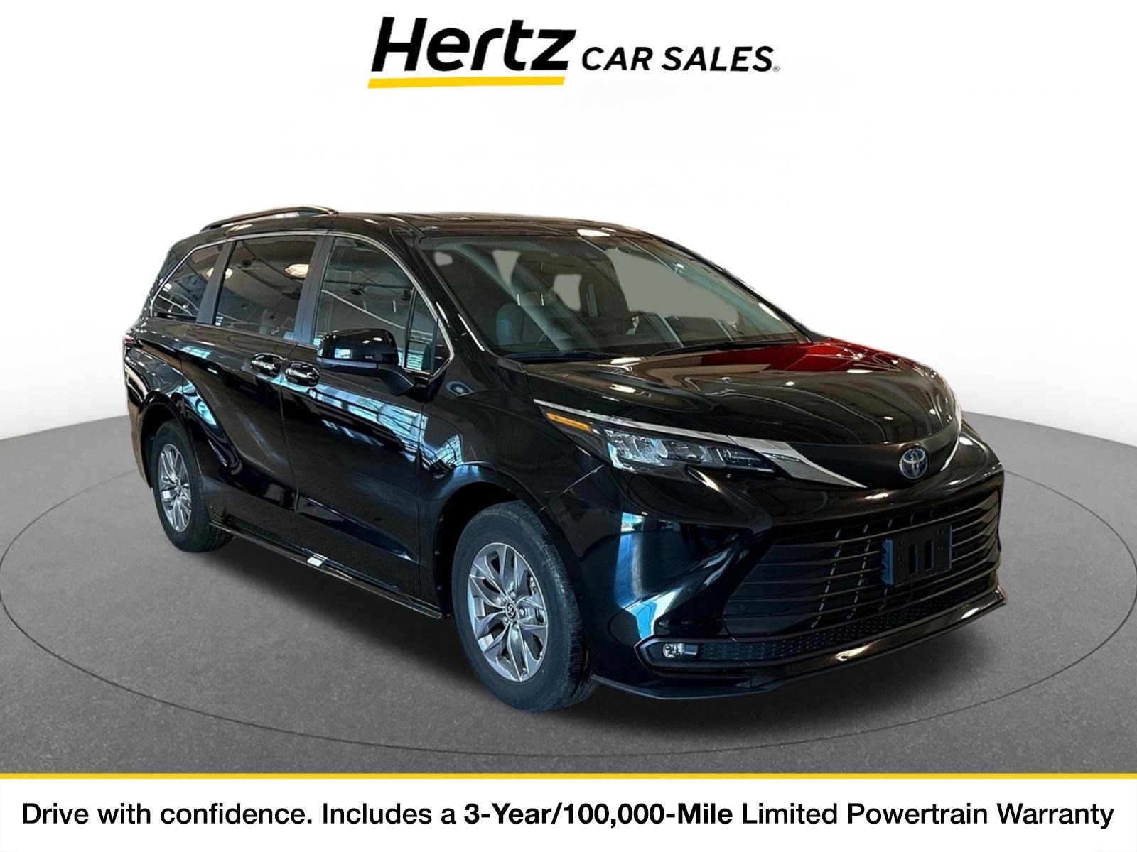 Used 2025 Toyota Sienna XLE FWD image 1