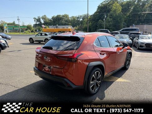 Used 2019 Lexus UX 200 w/ Premium Package FWD image 12