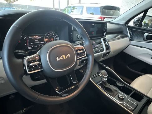 Certified 2023 Kia Sorento S FWD image 13