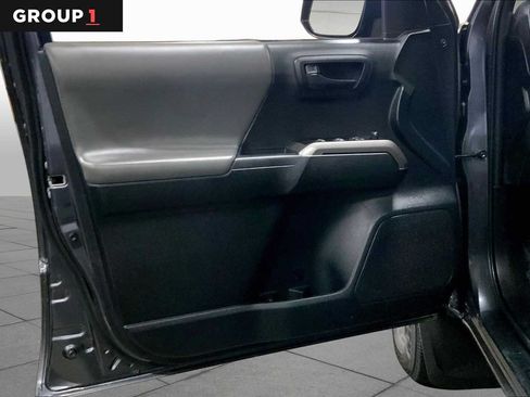Used 2023 Toyota Tacoma SR5 AWD/4WD image 22