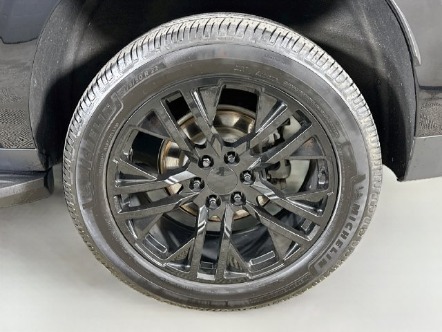 Used 2022 GMC Yukon XL SLT AWD/4WD image 34