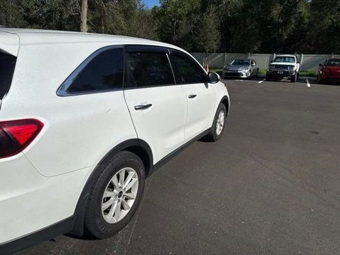 Used 2020 Kia Sorento LX FWD image 4