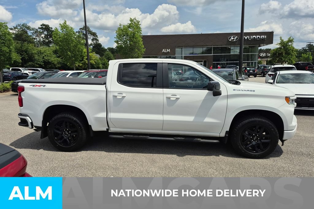 Used 2024 Chevrolet Silverado 1500 RST w/ Convenience Package II AWD/4WD image 4