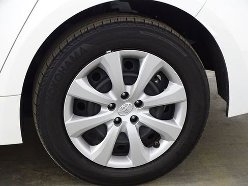 Used 2023 Toyota Corolla LE image 33