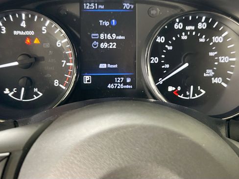 Used 2018 Nissan Rogue SV image 12