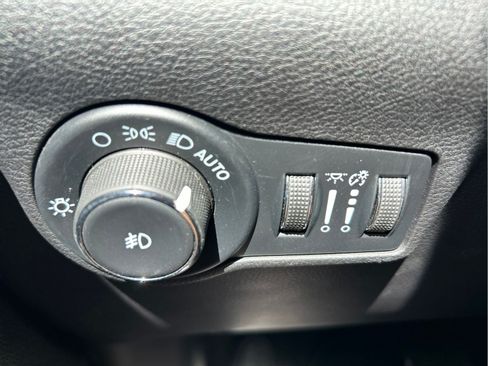 Used 2022 Jeep Compass Latitude AWD/4WD image 25