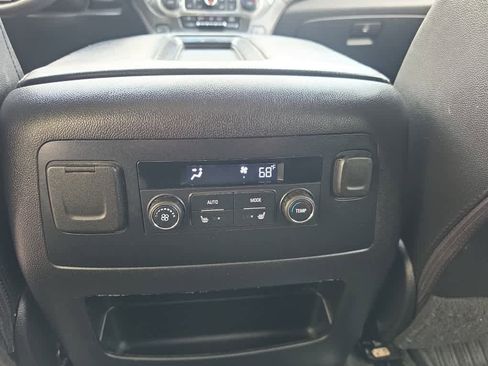 Used 2020 GMC Yukon XL SLT image 32