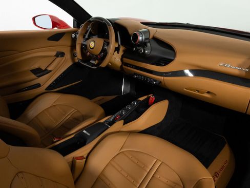 Used 2022 Ferrari F8 Tributo image 40