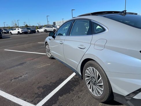 Used 2024 Hyundai Sonata Limited image 7