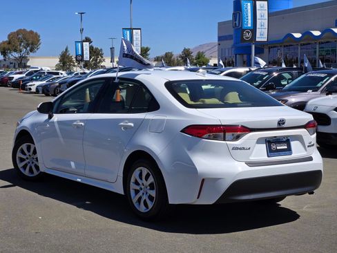 Used 2023 Toyota Corolla LE w/ Carpet Mat Package (TMS) FWD image 5