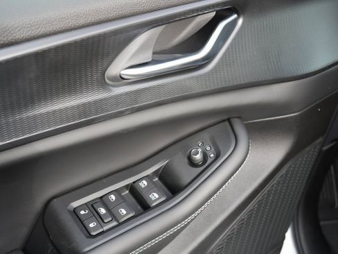 New 2025 Jeep Grand Cherokee Altitude image 13