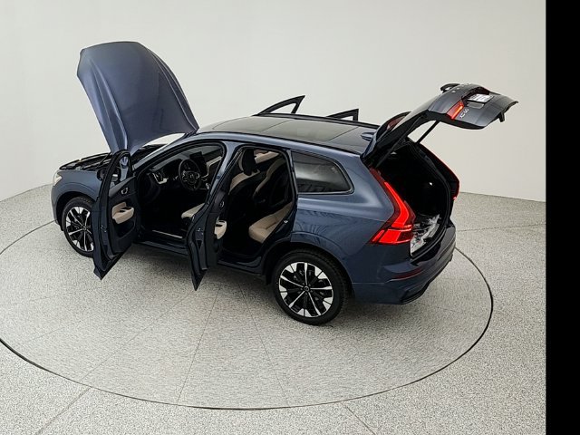 New 2026 Volvo XC60 B5 Plus w/ Climate Package AWD/4WD image 37