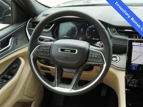 New 2025 Jeep Grand Cherokee L Limited w/ Luxury Tech Group II image 16