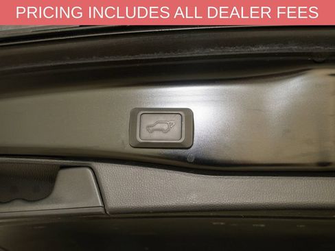 Used 2023 Toyota RAV4 XLE Premium FWD image 6