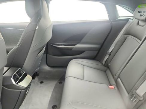 Used 2024 Lucid Air Touring AWD/4WD image 30