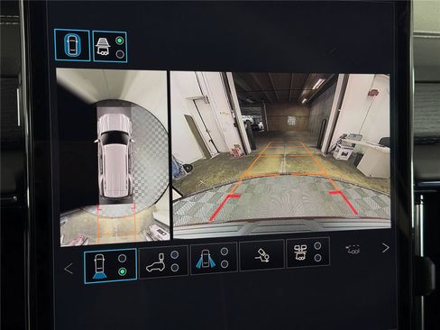 New 2026 GMC Yukon AT4 Ultimate w/ LPO, Floor Liner Package AWD/4WD image 34