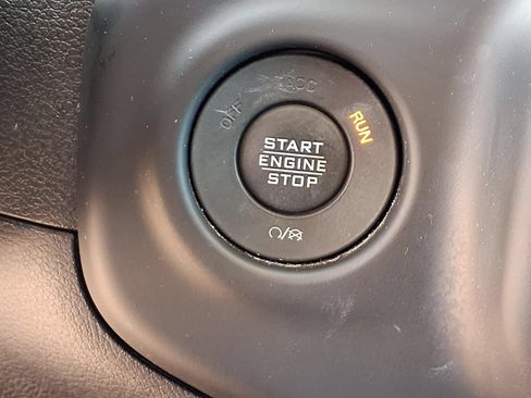 Used 2021 Jeep Gladiator Sport AWD/4WD image 21