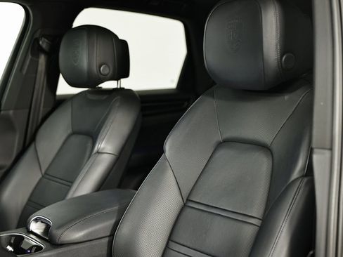 Used 2023 Porsche Cayenne image 22