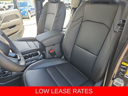 New 2025 Jeep Gladiator Willys image 14