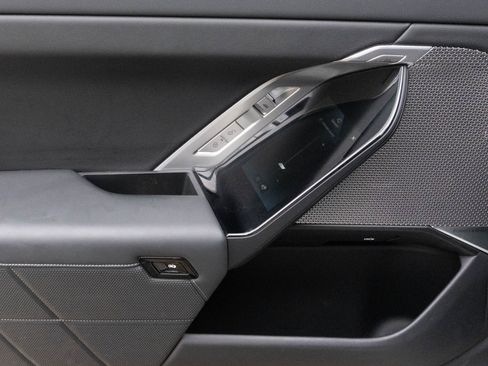 Certified 2023 BMW 740i image 33