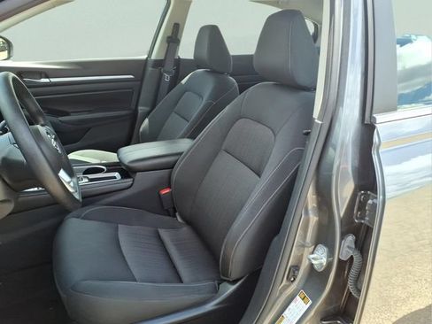 Used 2023 Nissan Altima 2.5 SV FWD image 12