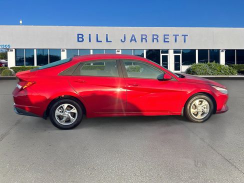 Used 2023 Hyundai Elantra SE FWD image 8