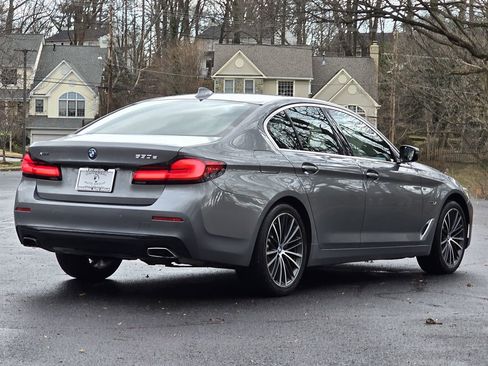 Used 2023 BMW 530e xDrive w/ Premium Package image 6