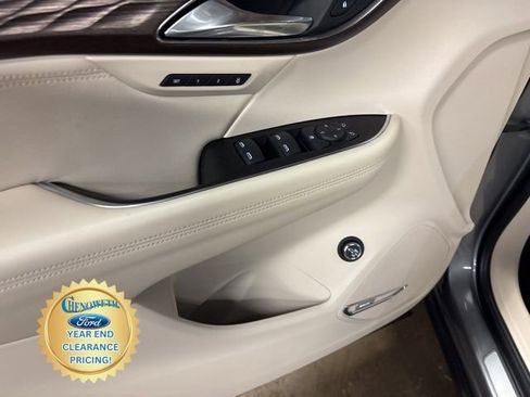 Used 2021 Buick Envision Avenir w/ Technology Package II image 8