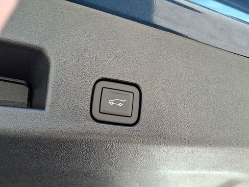 New 2026 Chevrolet Traverse High Country FWD image 9