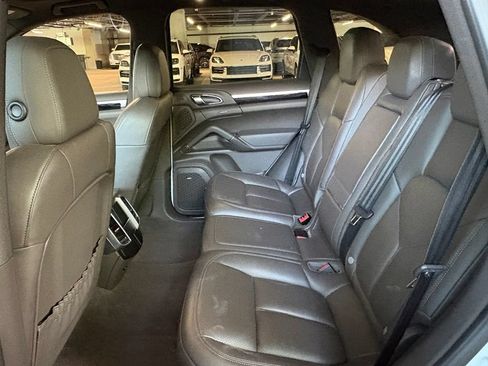 Used 2015 Porsche Cayenne Diesel AWD/4WD image 13