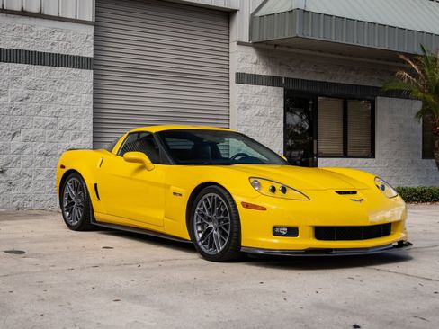 Used 2011 Chevrolet Corvette Z06 w/ Z07 Performance Package RWD image 4