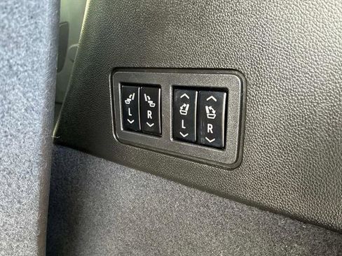 Used 2020 Cadillac XT6 Sport image 16