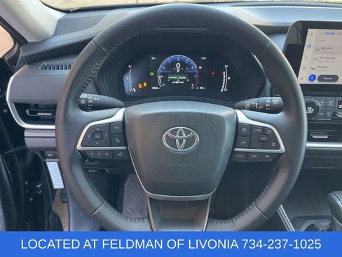 Used 2025 Toyota Grand Highlander AWD image 11