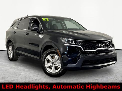 Certified 2023 Kia Sorento LX AWD/4WD image 3